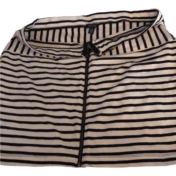 American Eagle Outfitters size XL black & white skirt striped zip front - Picture 1 of 10